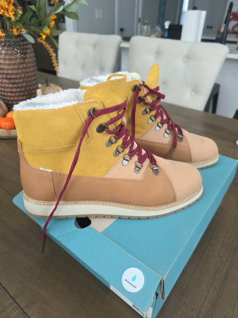 Women's Tom's Hiking Boots